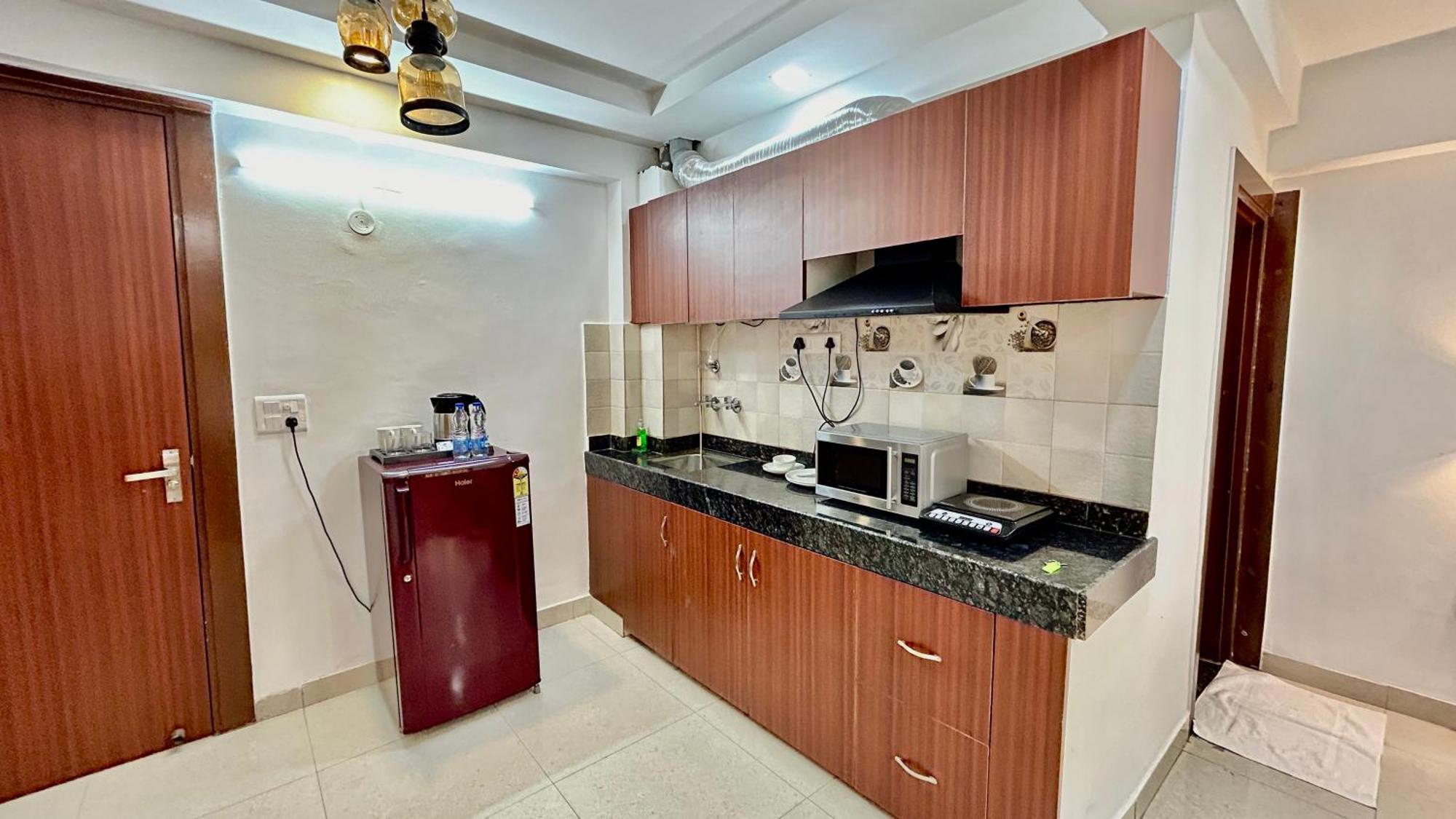 Aura Luxury Studio I Couple Friendly I Near Golf Course Road, Sector 57, Гургаон Екстериор снимка
