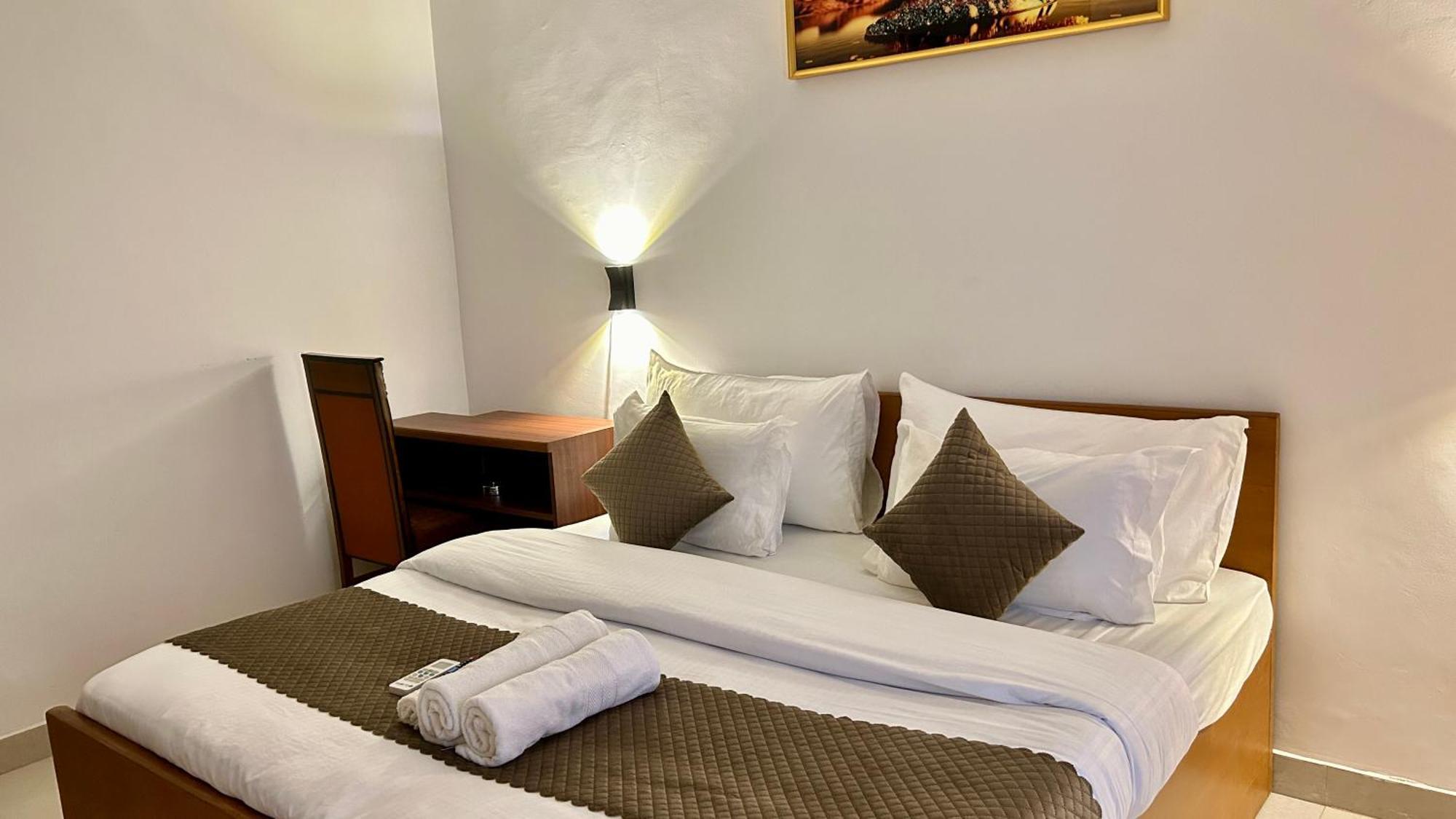 Aura Luxury Studio I Couple Friendly I Near Golf Course Road, Sector 57, Гургаон Екстериор снимка